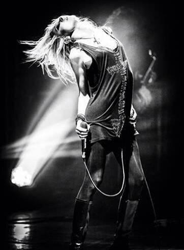 taylormomsen's tweet photo. Halloween in Cleveland #goingtohell http://t.co/Htuqwkp1YY