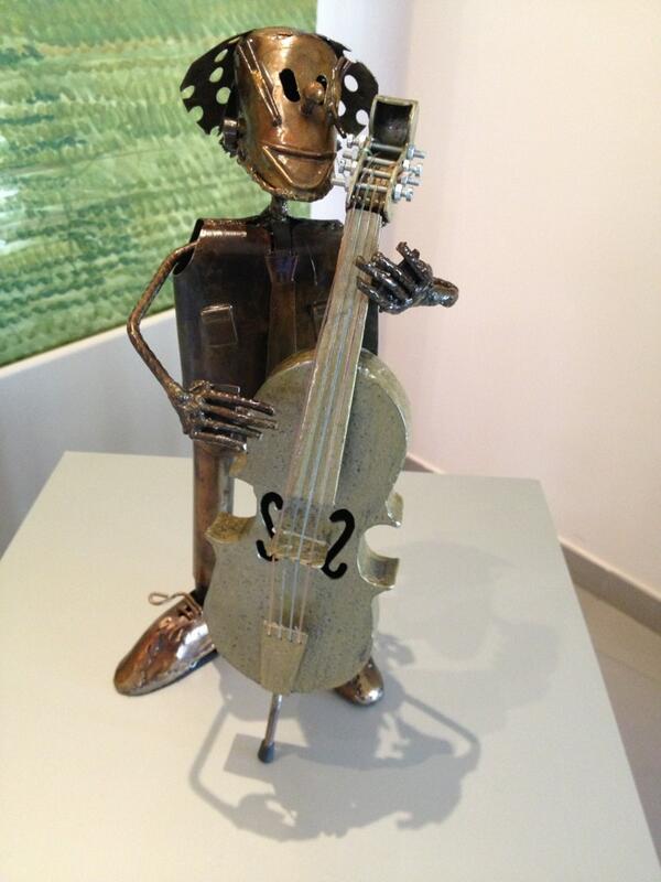 JosepIbarz's tweet photo. Exposició de l'artista local Lluís Zapater a l'Ajuntament http://t.co/8pX9HojniU