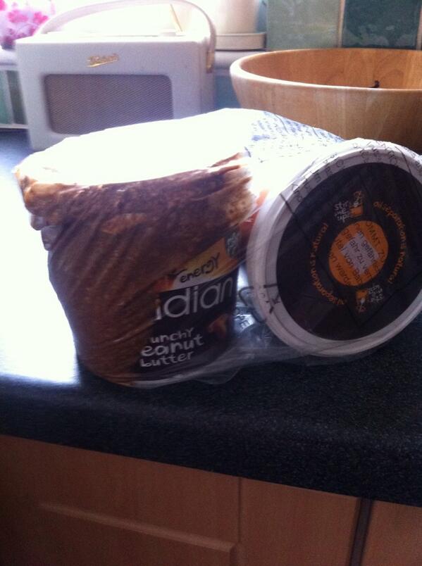 artfulcardio's tweet image. @amazon look how this is packaged was a disaster waiting to happen #replacementneeded #help???