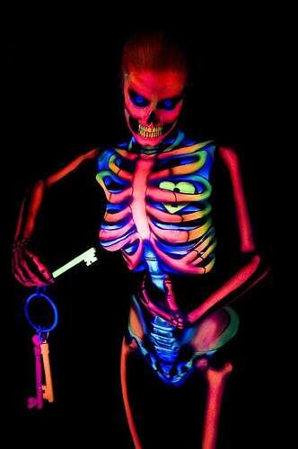 PaintedBodies's tweet photo. Awsome UV skeleton
#halloween #UV  #skeleton http://t.co/zfauKADY8N