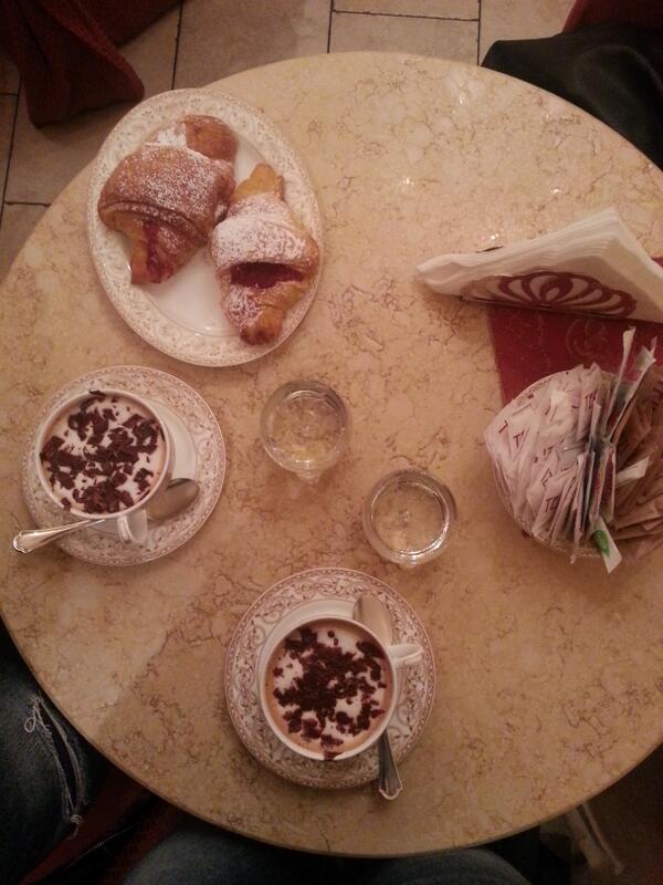 gabrielli_gio's tweet photo. Un dolce risveglio ♥ @NicoVesk http://t.co/xZNogpQtns