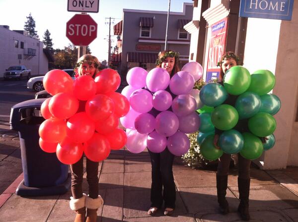 WineBusiness's tweet image. Happy Halloween from Wine Business Monthly's @RachelNichols @erinaguenther &amp;amp; @MelissaBeasley!! #halloween #winegrapes