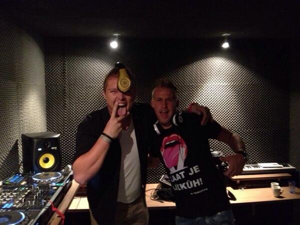 Vanavond!! Op <a href="/RTLBoulevardnl/">RTL Boulevard</a> !! Samen met <a href="/DJMatsoeMatsoe/">Joey Spaan</a> over wat wij gaan doen !! #boekingstip ;-)