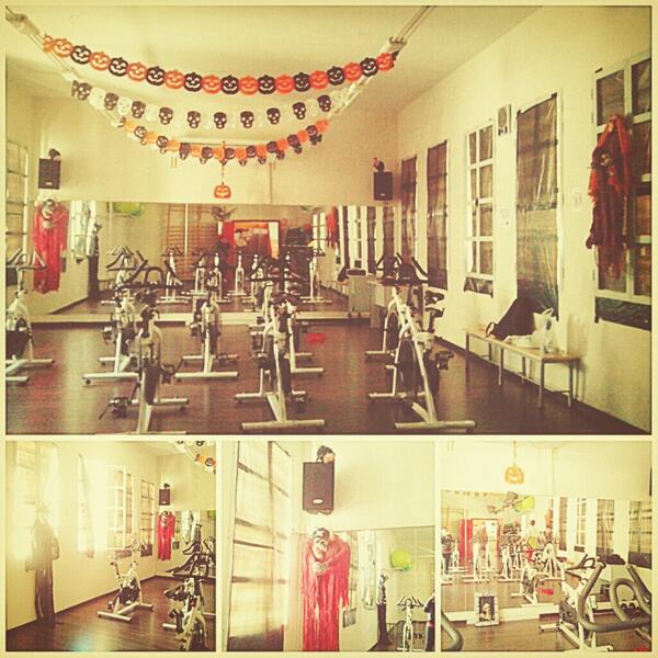MaryAgudoLpez's tweet photo. Así hemos estado! Halloween http://t.co/CFqka1x7XY