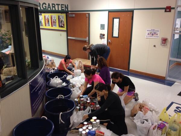 #CCAfoodDrive <a href="/HomesteadES/">Homestead ES</a>  thnx 4Generosity #feedHungryPeople send food thru Nov1