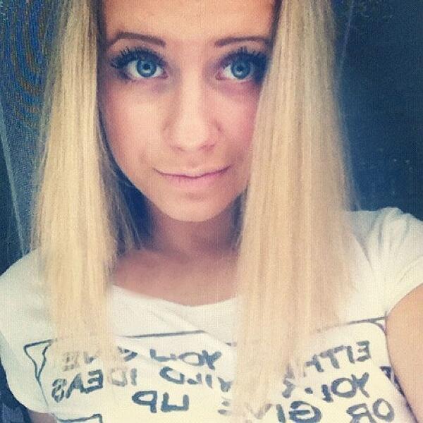 Good_Smille's tweet image. Приветик,Ну сейчас у меня настроение неочень но всё же я фоткаюсь для вас:)