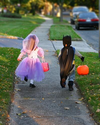 parentbloggers's tweet photo. Happy Halloween, #ParentBloggers fans! How will you and your children be celebrating today? http://t.co/RCixZJmehY