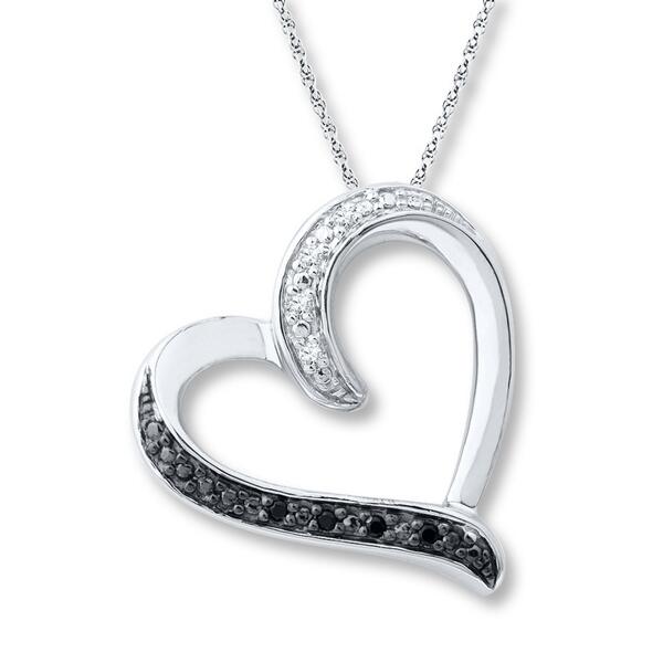 Morgsaucee's tweet photo. Whoever stole my necklace from the swim locker room. Give it back. It meant the world to me. #please #missing http://t.co/SjoM3wyf3Z