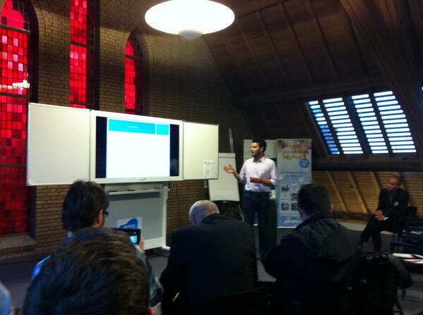 waterscience's tweet image. Oscar Alvarez presenting "Site specific SGE potential in microtidal and mesotidal river mouths" at #INES2013 @IMIEU