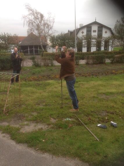 Praktijkbijeenkomst archeologie op een strandwal. Erg interessant en voor sommigen hard werken.