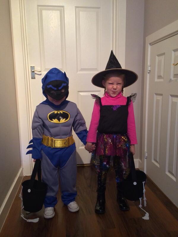 emm4d82's tweet photo. Happy Halloween! http://t.co/PwN8iJNfiR