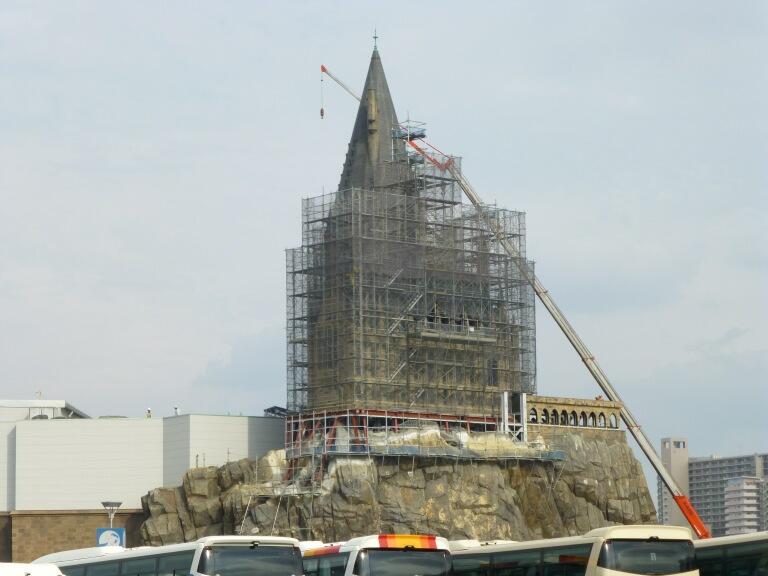 usjのツボ Usj ハリポタ工事中 ホグワーツ城 屋根と外壁部分です 迫力満点 O Http T Co M4ywqofwju Twitter usjのツボ Usj ハリポタ工事中 ホグワーツ城 屋根と外壁部分です 迫力満点 O Http T Co M4ywqofwju Twitter