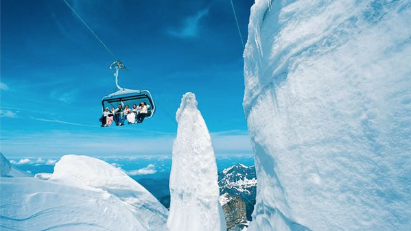 De gletsjerpistes op de Titlis zijn geopend! Geniet van de #sneeuw in #Zwitserland. bitly.com/EngelbergNL