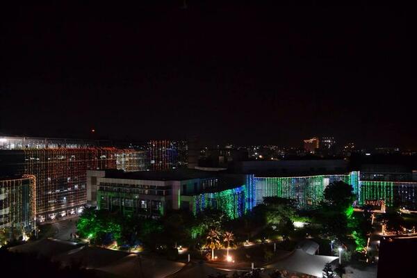 geet_k's tweet image. The absolutely stunning #SapLabs #Bangalore campus ready for Diwali &apos;13