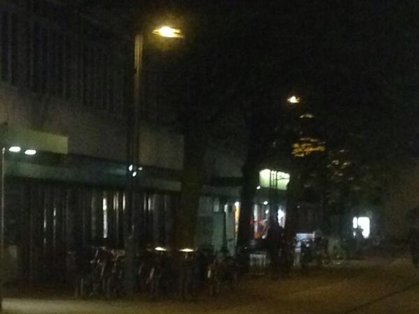 #gemeentearnhem laat de #koningstraat niet in het donker zitten laat het licht branden in de voormalige #bibliotheek