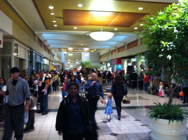 Fox19 Now On Twitter Wow Check Out The Kiddos Trick Or Treating Inside Northgate Mall Rain Won T Dampen Their Fun 19halloween Http T Co 2csesnhdog