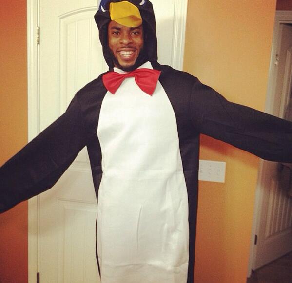 FollowChannelMM's tweet image. Happy #Halloween from @RSherman_25! We'd love to follow him tonight. Take pics @branton_sherman! #Seahawks