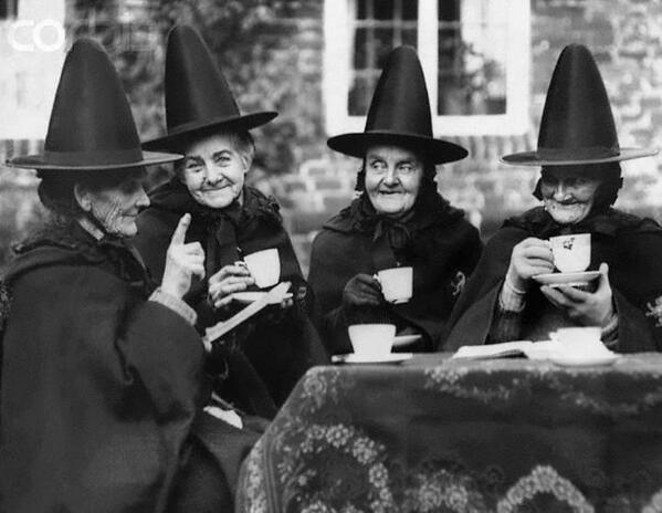Te vas a disfrazar esta noche? Parece ser que las brujas estan de moda ;) #Halloween #NochedeBrujeria