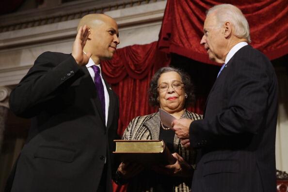 CollegeDems's tweet image. RT to welcome @CoryBooker to the United States Senate! #Get2Work