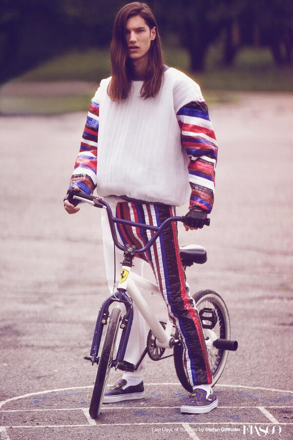 ROOFLESS featured in the Exclusive Last Days of Summer by Stefan Gifthaler @FIASCOMagazine shar.es/ldR7J