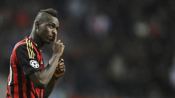 MotivacionesF's tweet image. "Cuando alguien me llama feo camino hacia él y lo abrazo. Es difícil vivir con un problema en la vista" - Balotelli