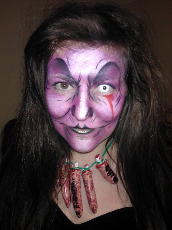 What a FANGTASTIC Halloween Event with <a href="/EdgeOf_YourSeat/">Edge Of Your Seat</a>. LOVEEE my Witch face :)