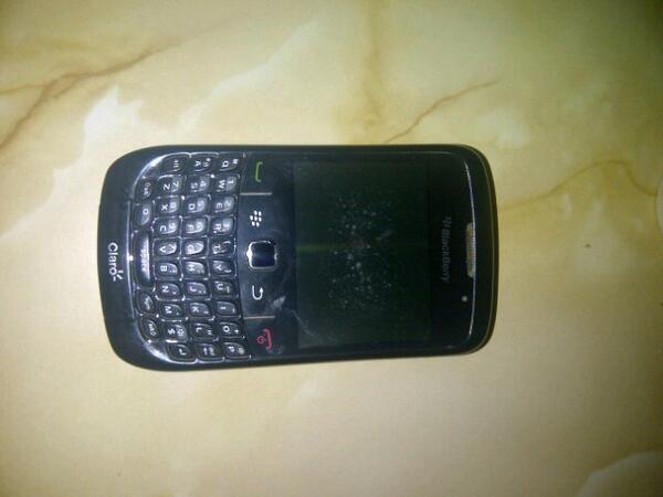 VentasSV's tweet photo. Se vende BB8520 estado 9/10 @compraventasv @Compradetodo_sv @ventascambsv @Ofertas_SV http://t.co/TGUk2FU1rs