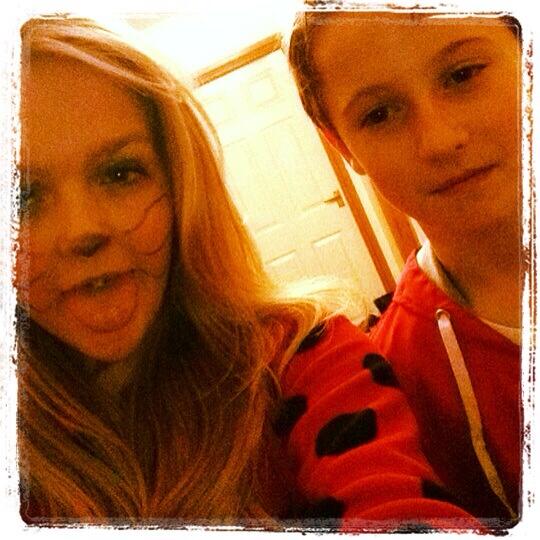 Jordan_jones207's tweet photo. Me and abz aw xx http://t.co/a3osN6peyB