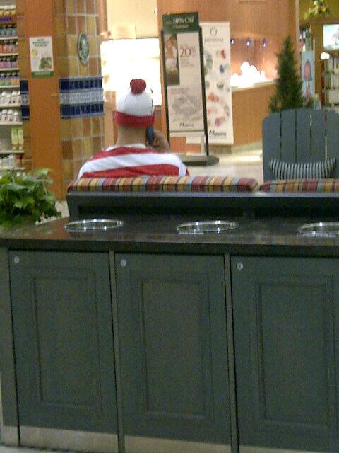samiirogstad's tweet image. Lmao I found waldo #mallproblems #peterborough #HappyHalloween