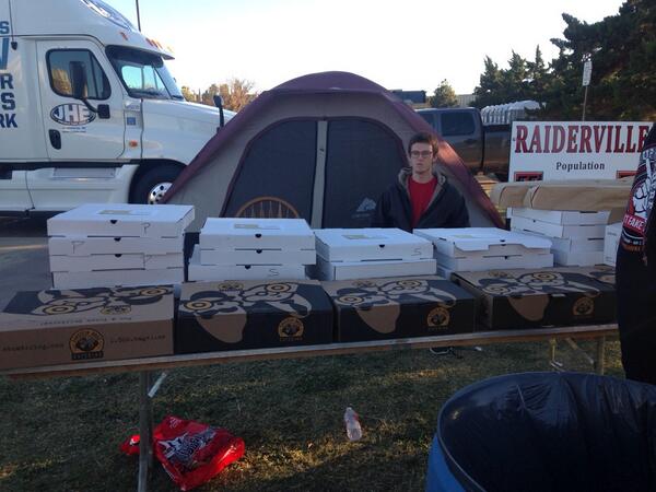 ttu_raiderville's tweet photo. So we have a lot of food. Come get it! #Raiderville http://t.co/dk6QDoDjRv