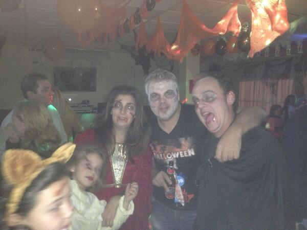 TajoBar's tweet photo. Halloween en cafe bar el tajo http://t.co/aLtsAEBNKx