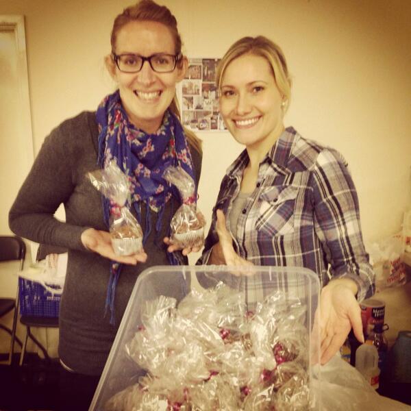 StreetwiseLeeds's tweet image. Great first night at the Hub! Amazing team as always including these two beauties 😃 lots of people fed. Love it!