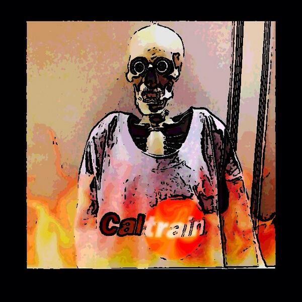 Caltrain's tweet photo. OK, not a lot of #Ghoultrain action going. Still got the afternoon commute to get those pics in for a free tshirt! http://t.co/S9UAppG4n3