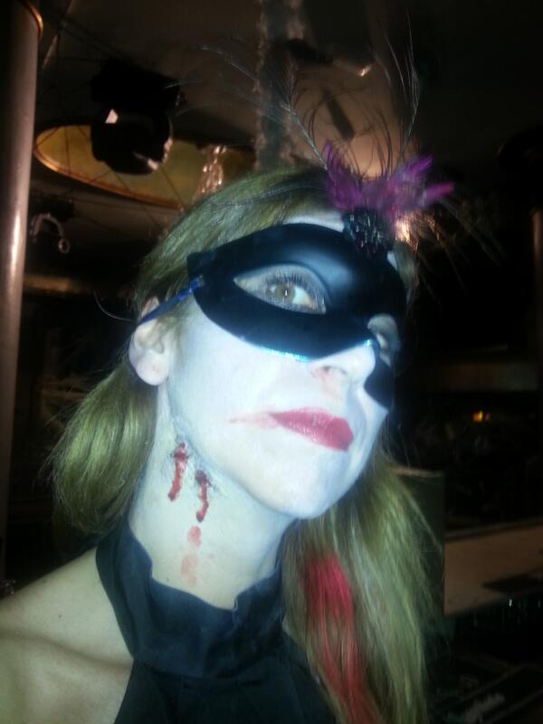 ATENEA_BADAJOZ's tweet photo. comenzamos la mayor noche terrorífica... http://t.co/lzyHjTKtD1