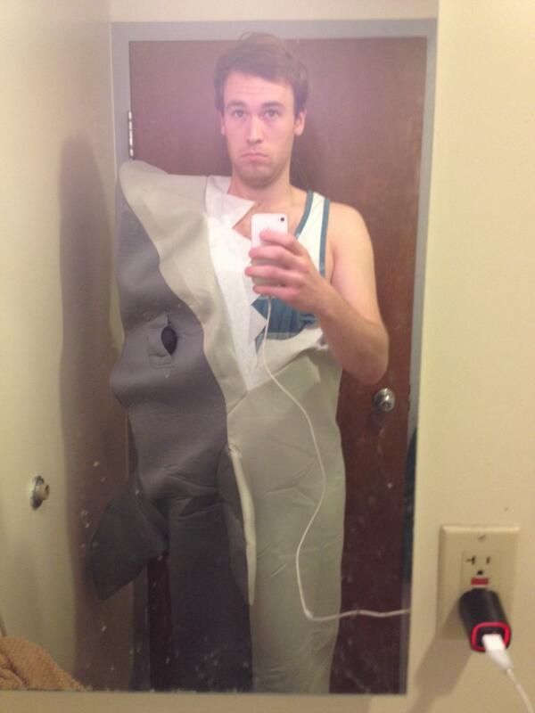 fakerealsteveo's tweet image. You better step your game up. #EveryWeekIsSharkWeek