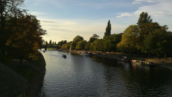 Agustabryaz8yj's tweet photo. Been running!anyone who can see aesthetic beauty is a mathematician? how can you see this n not be one?!#iloveyork http://t.co/K11eZI031F