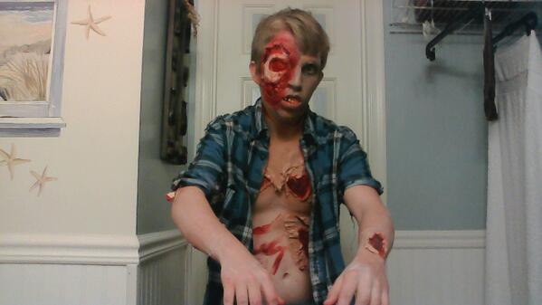 ShaneLamury's tweet photo. zombified http://t.co/pXoyucFsbS
