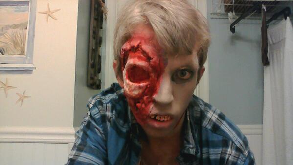 ShaneLamury's tweet photo. Zombified 4 http://t.co/cT9Xw7ddgJ