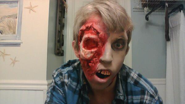 ShaneLamury's tweet photo. Zombified 5 http://t.co/Jj9Yw5WRN9