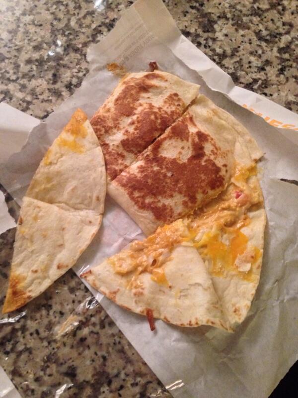 N_ickie_B's tweet photo. @tacobell just wanted you to see how bad and poor you food and service is.. #lasttimeieatthere http://t.co/AJIz8s2oMT
