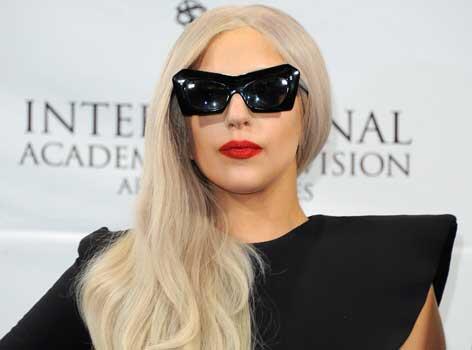 AfroVoiceNews's tweet photo. Lady Gaga to hit AMA stage: http://t.co/BeqGRiES86 | #2013AMA #LadyGaga http://t.co/SKpSUkpVIw