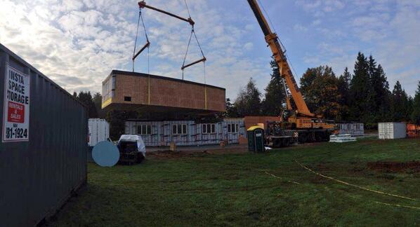 OptimumModularM's tweet image. Great day for installation of a two storey school!