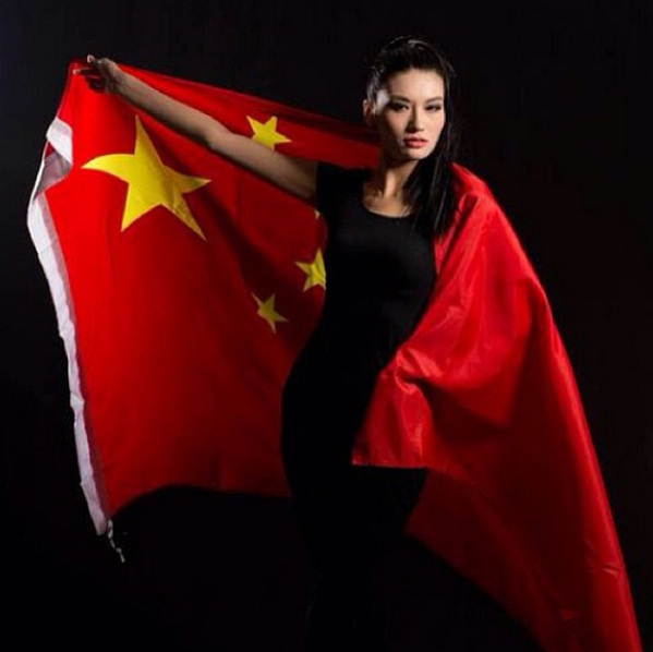 Beauty and the flag! #MissChina #MissUniverse ~Miss China Team