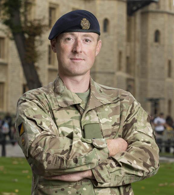 BritishArmy's tweet photo. Medal #honour http://t.co/gQ6uGXWOzp for bomb disposal expert who worked alone for 10 hours to diffuse IEDs http://t.co/bQEUlMhWpK