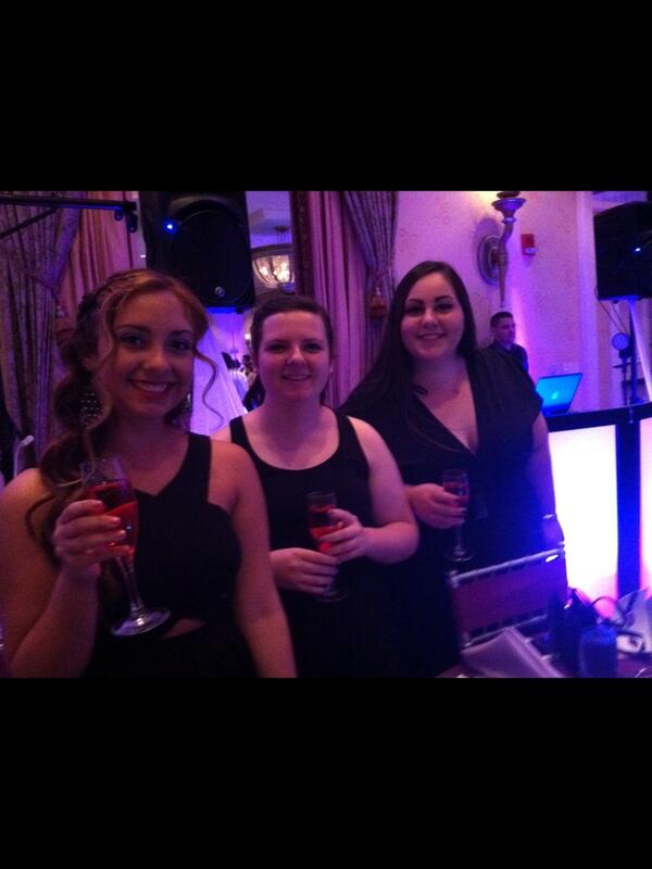 erinlizhenn's tweet image. classy bitches drink red shit and don't question what it is😂😭😭 #classAF #highsoceity😂😭😭😭