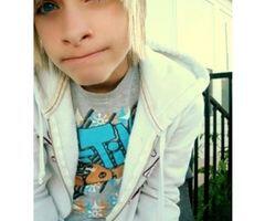 LOLAATJEEEE's tweet photo. Cutiee http://t.co/omzxW4QgGW