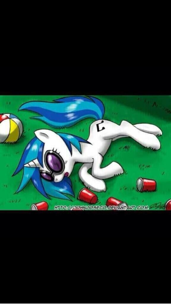 RealVinylScartc's tweet photo. Had another Party without Octavia knowing http://t.co/ubhv5Bah9E