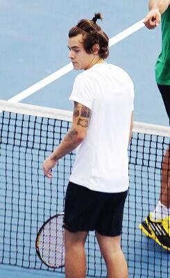 Wheres1D's tweet photo. Harry playing tennis today (October 20th) #9 http://t.co/9TKTuvijTt