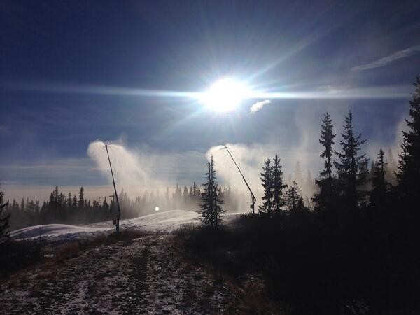 steinareriksson's tweet photo. Lokale snøbyger i Trysilfjellet #trysil http://t.co/SRWalbg3mO