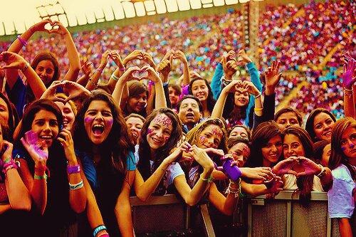 Dylan_irem's tweet photo. bunlara ergen diyecek kadar ne yaşadın lan sen #BelieberlardanÖzürDileOkan http://t.co/fMCBeZ1zww